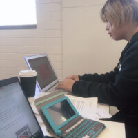 授業_パソコン使う私