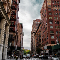 僕の学科びるのと隣です_古い雰囲気の茶色のビルがニューヨークの特徴ですね