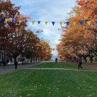 秋のキャンパス