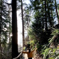 ビーチに向かう私と友人