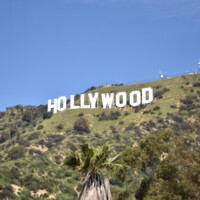 ハリウッドサインも車で約1時間半の距離にあります