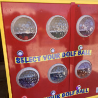 ミニゴルフのボールの自販機