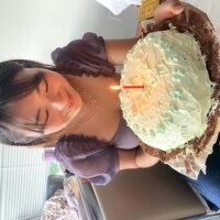 誕生日で友達がケーキを作ってくれました